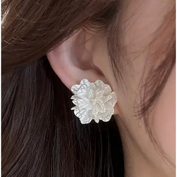 Pearlized Acrylic Flower Petal Earrings - Picture 2 of 2